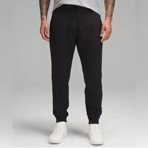 Lululemon Smooth Spacer Joggers Shorter Mens size M 27” inseam black green gray